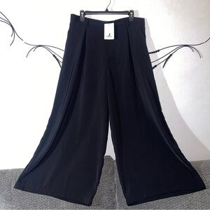 Chic Black Wide-Leg Trousers